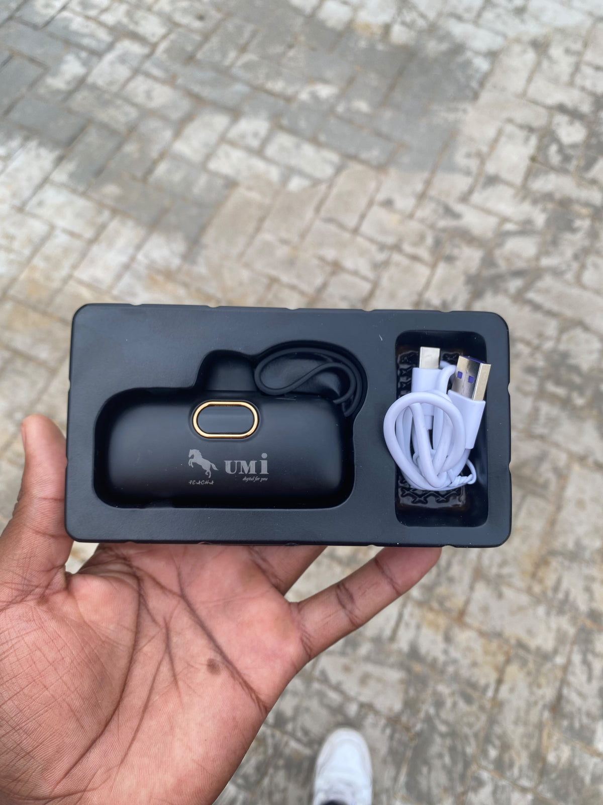 3,000mAh Portable Power Bank – Type-C & Lightning